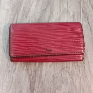 Authentic Louis Vuitton Epi Leather 4 Key Holder Cles Unisex Red